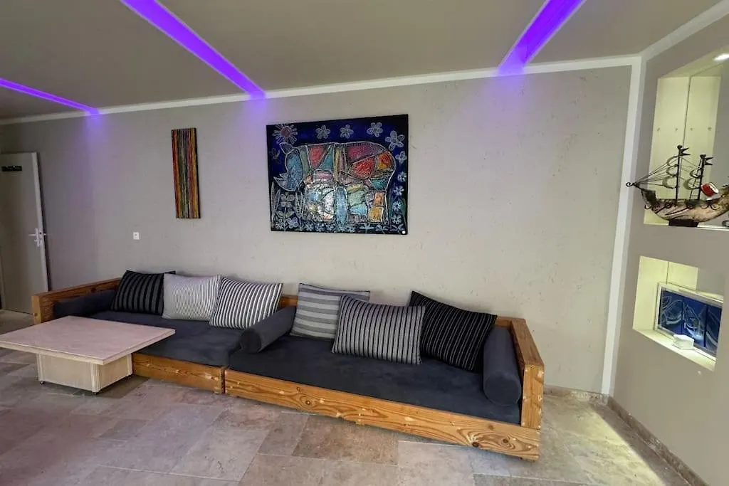 Studio D'Artiste Climatisee, Proche Plage Frejus 0*,  France